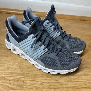 On Running Helion Sneaker